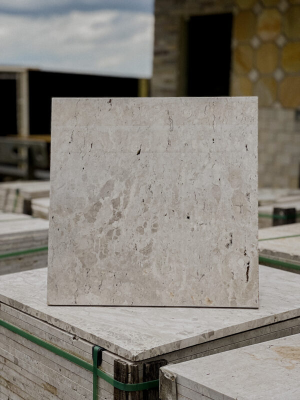 Piso Mármore Travertino Rustico Estucado 55x55 - Image 2