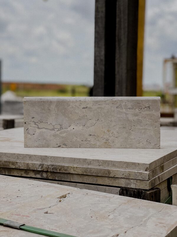 Borda de Mármore Travertino 15x40