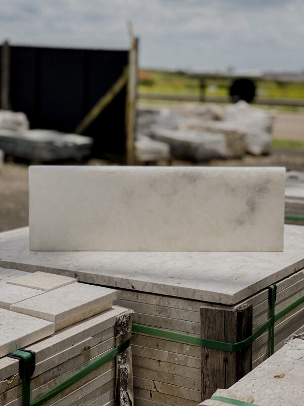 Borda de Mármore Branco 20x60